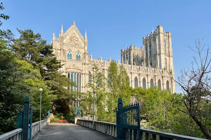 Các tòa nhà theo phong cách Gothic tại Kyunghee University