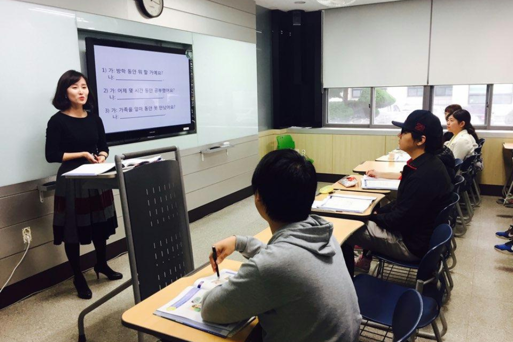 Lớp học tiếng tại Đại học quốc gia Pukyong