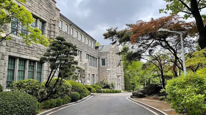 Khuôn viên đại học nữ Ewha