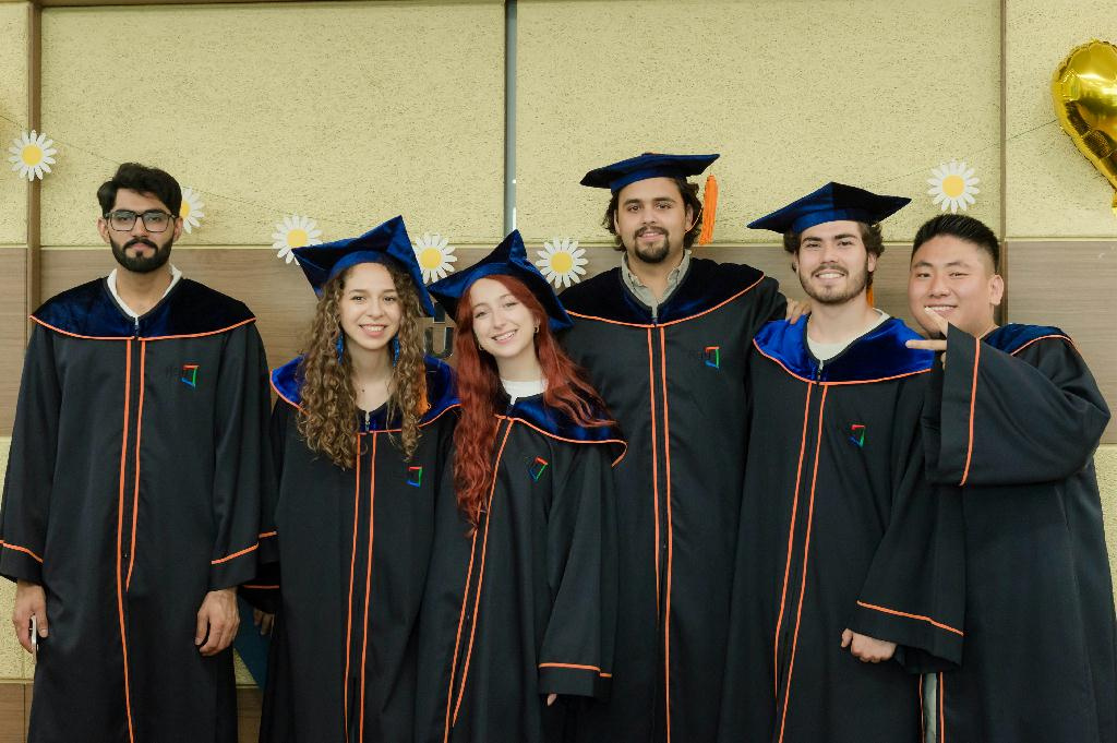 Sinh viên quốc tế học tập tại trường