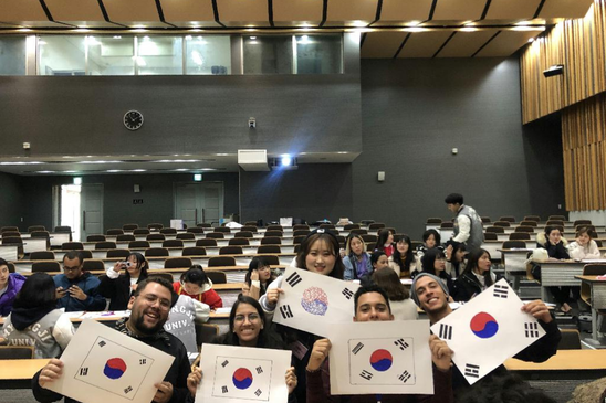 Sinh viên quốc tế tại Đại học Myongji