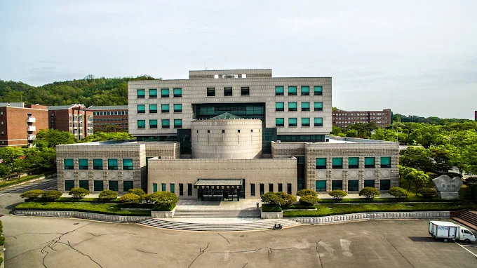 Là trường đại học tư thục đang đào tạo các nhà lãnh đạo chuyên môn mang theo sự sáng tạo hướng về tương lai thông qua việc nghiên cứu, khám phá kỹ thuật…